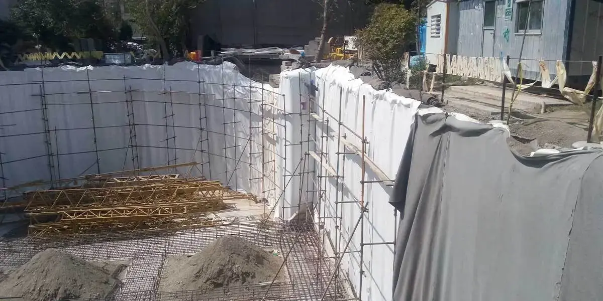 لایهبندی ایزولاسیون در دیواره گود نمای شماتیک لایههای ایزولاسیون دیواره گود ساختمان